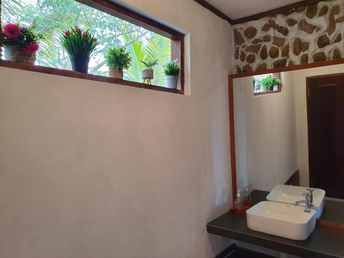 Amban Beach House Manokwari Exterior foto